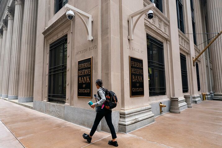 Chicago Delays $643 Million Bond Deal Due To Market Volatility