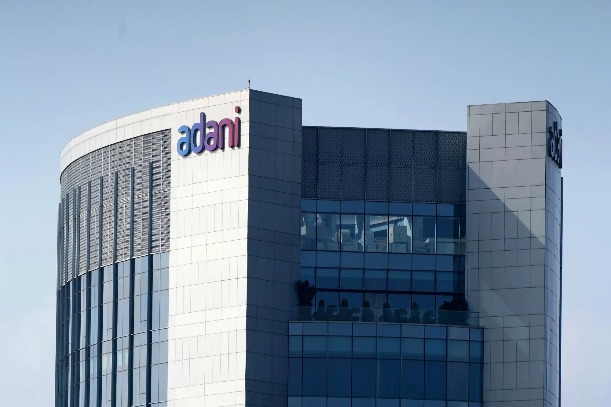 Adani Eyes $1.5 Billion Yen Debt in Bid to Diversify Credit Mix - Bloomberg