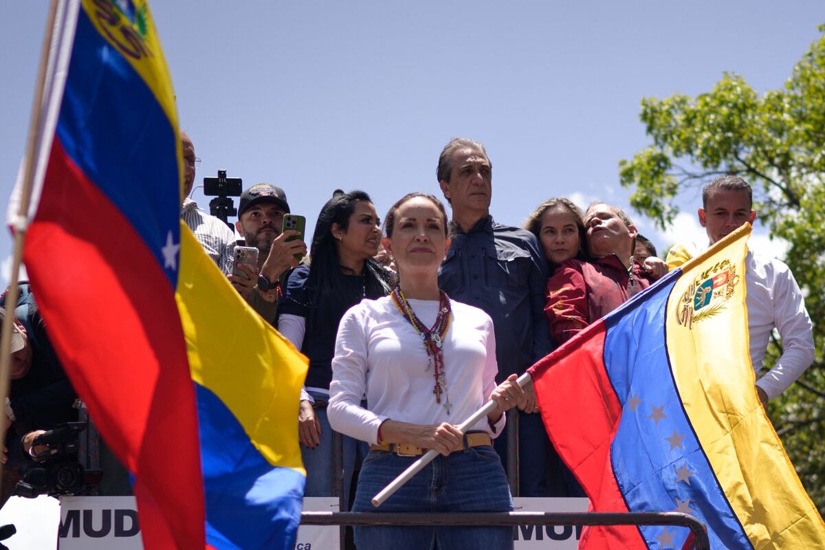 
                            Venezuela Frees Close Aide to Nobel Winner Machado From Prison