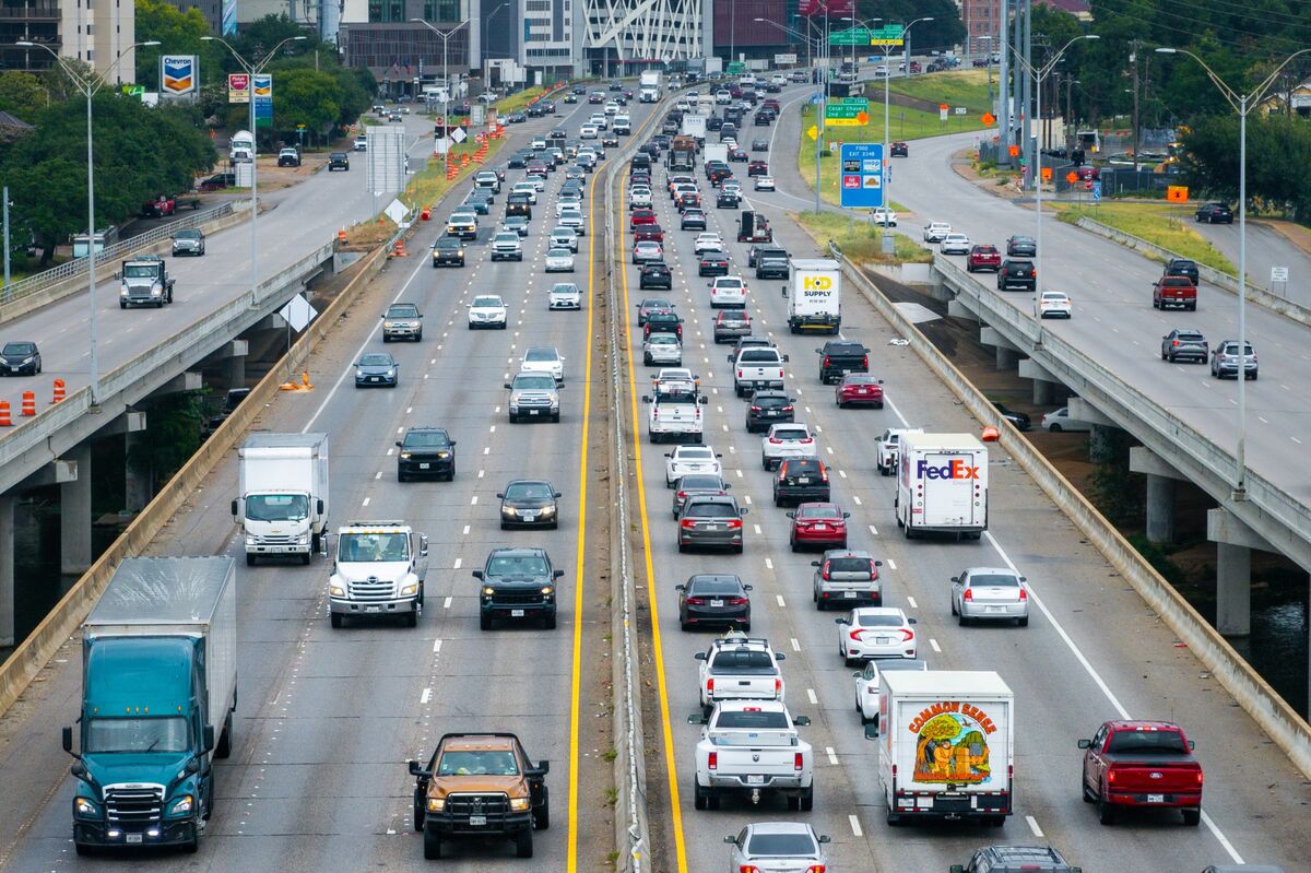 
                            Adding Up What Urban Highways Really Cost