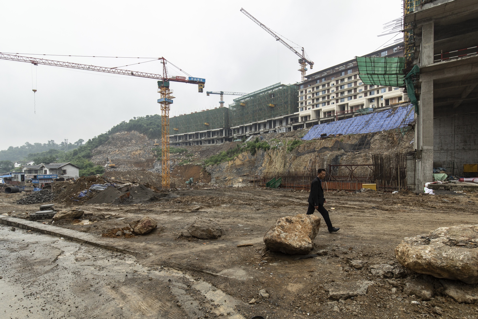 China's Local Debt Woes Seen in $700 Fine for Cucumber Dish - Bloomberg