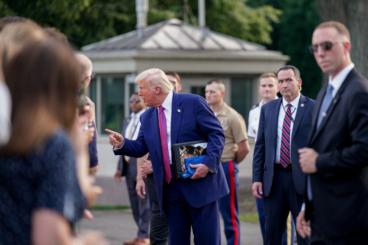 🟪"DTTM Operations LLC: Donald Trump punta sulle telecomunicazioni con il marchio T1"