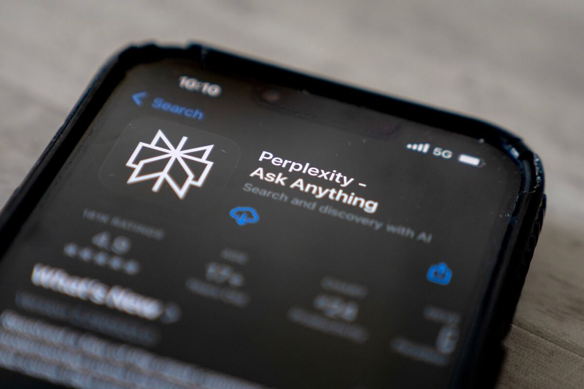 🟪"Apple in cerca di innovazione: possibili trattative per l'acquisizione di Perplexity AI"