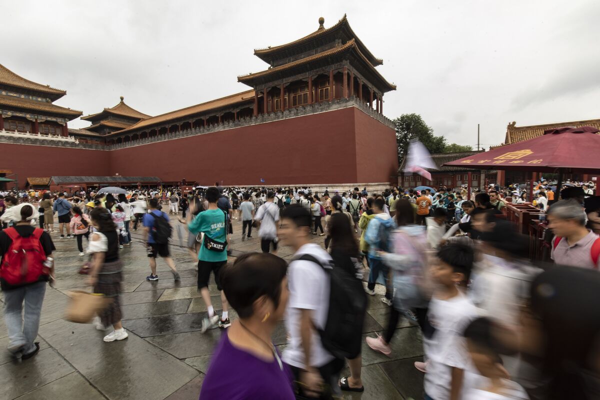 China’s $51 Trillion Savings Help Bonds to Outperform During War