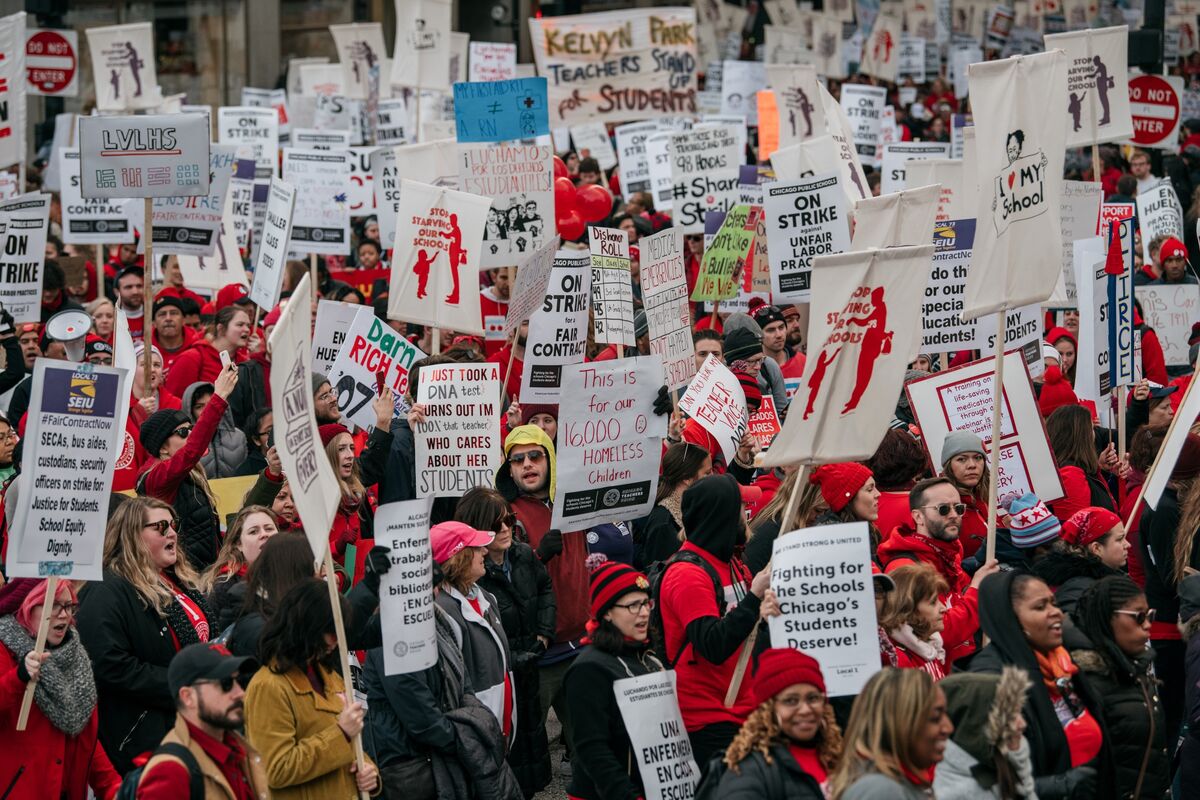 Chicago Teachers Strike Extends Into 8th Day Sides Fail To Agree 0113