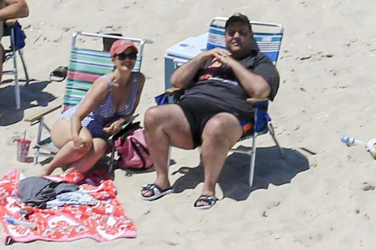 Chris Christie defends going to closed beach during government