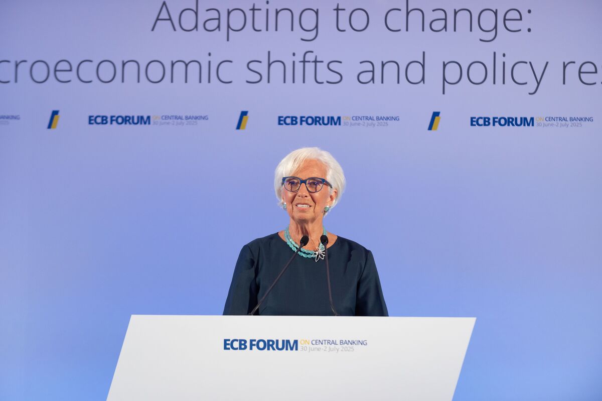 ECB Wonders Whether Euro Rally Will Turn From Blessing to Curse - Bloomberg