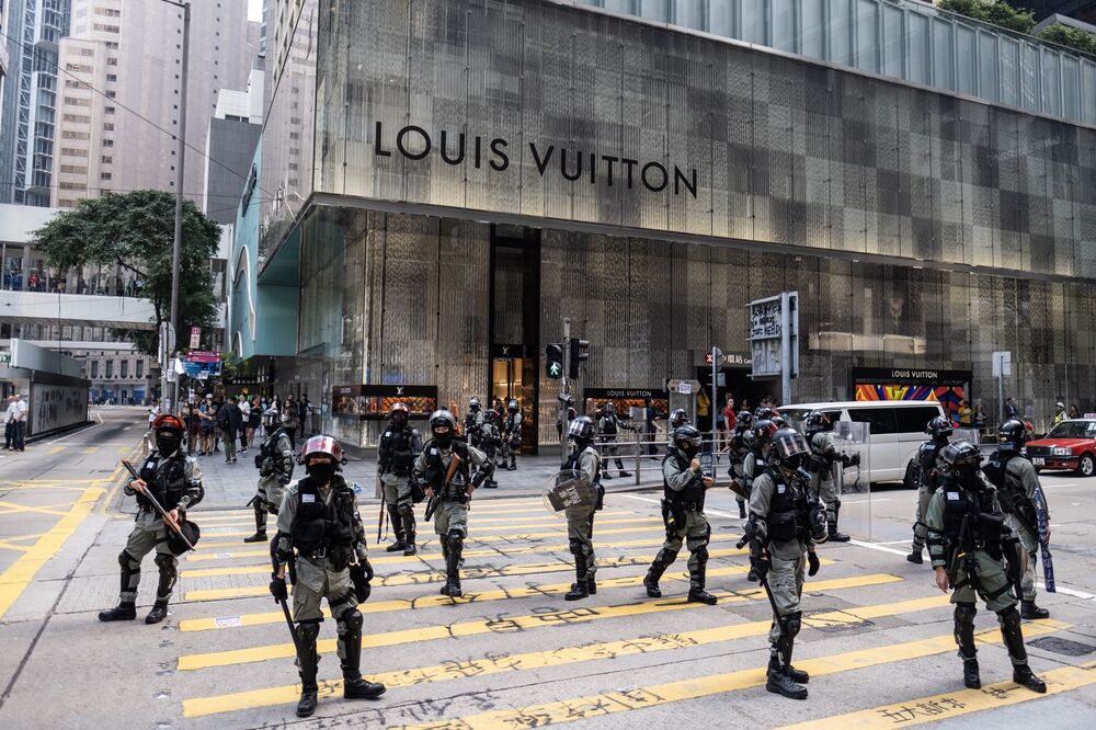 ルイ・ヴィトン、大規模デモ続く香港で１店舗を閉鎖へ－ＳＣＭＰ Bloomberg