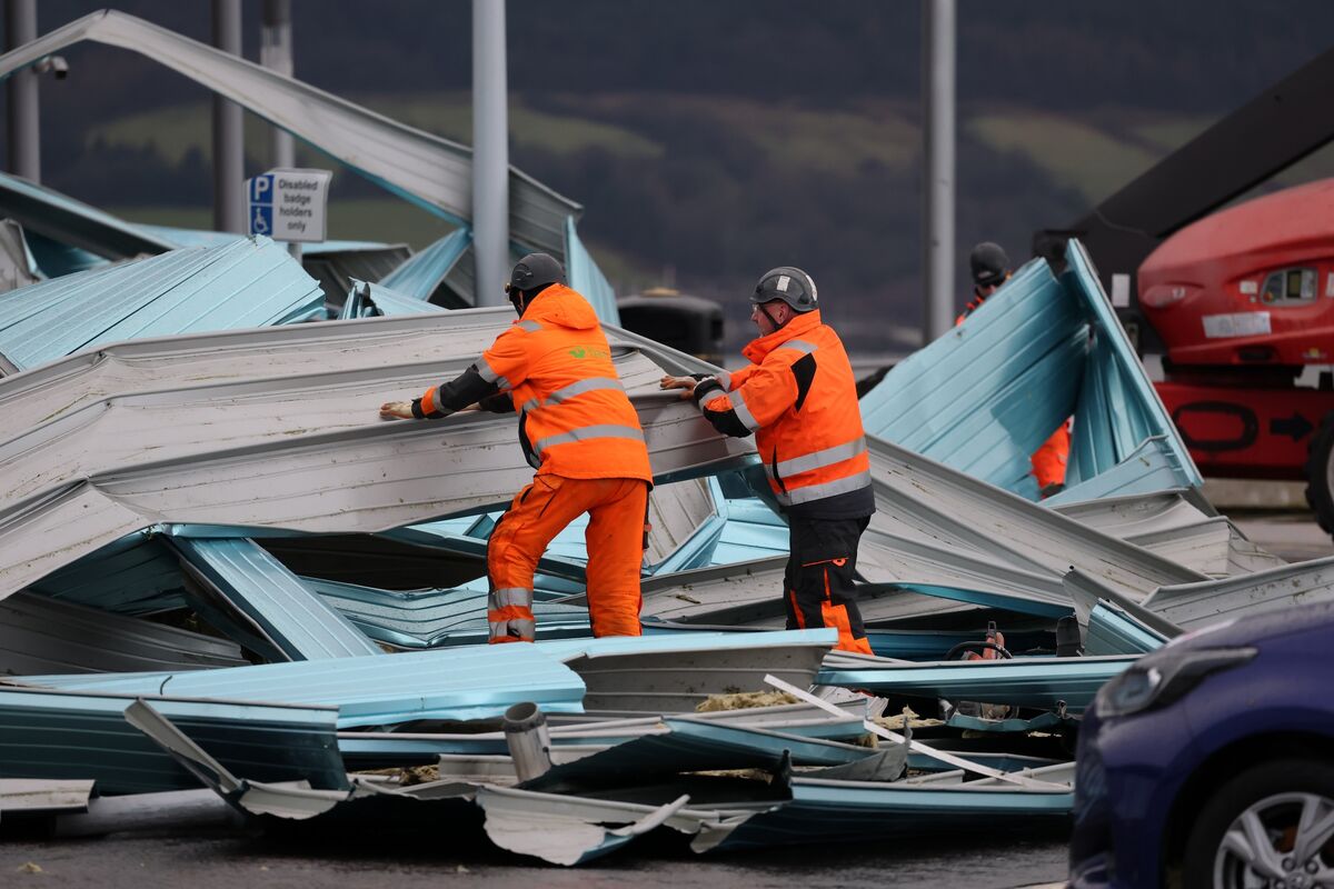 Thousands in Ireland still without power after Storm Éowyn, as more ...