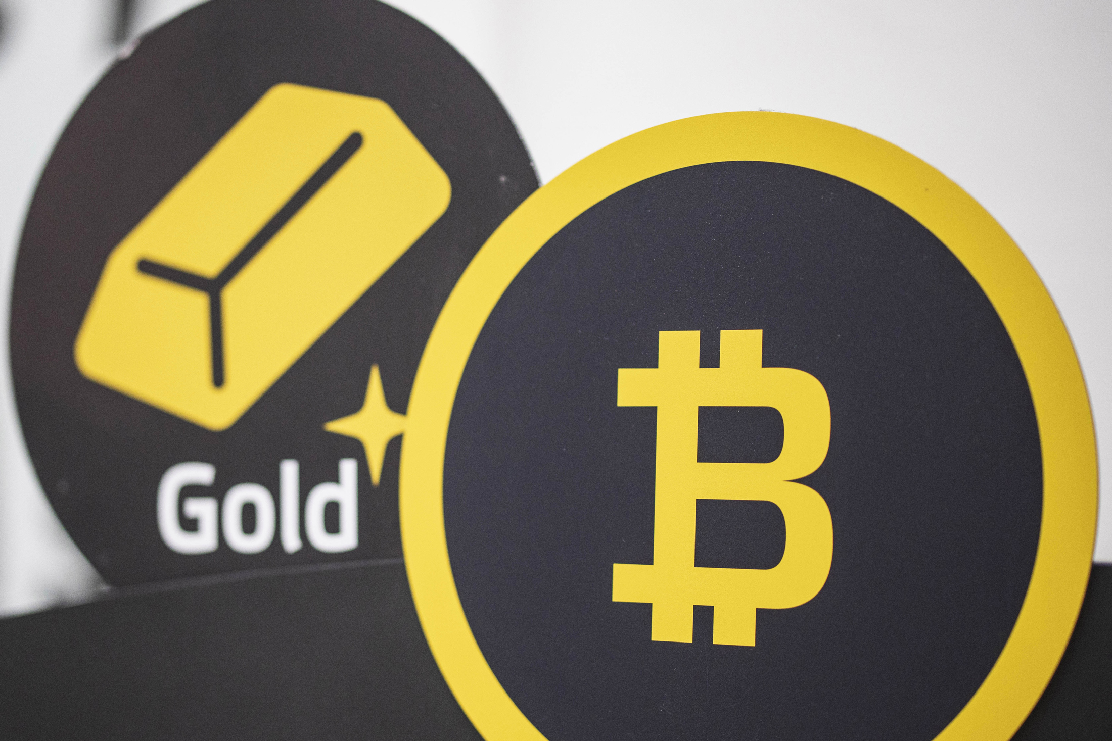 Podcast: Why Now Is the Moment for Bitcoin and Gold - Bloomberg