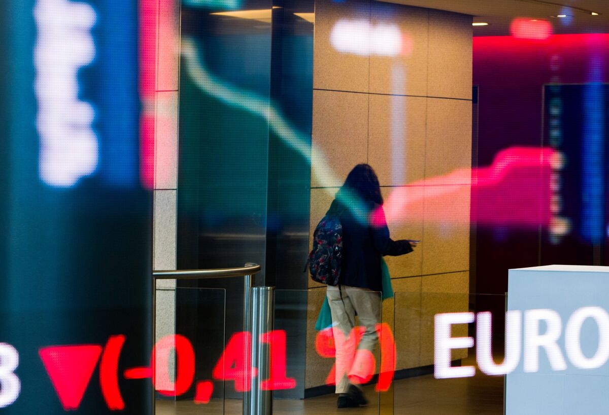 The Euro Feels the Pressure as Economy Tips Toward Recession