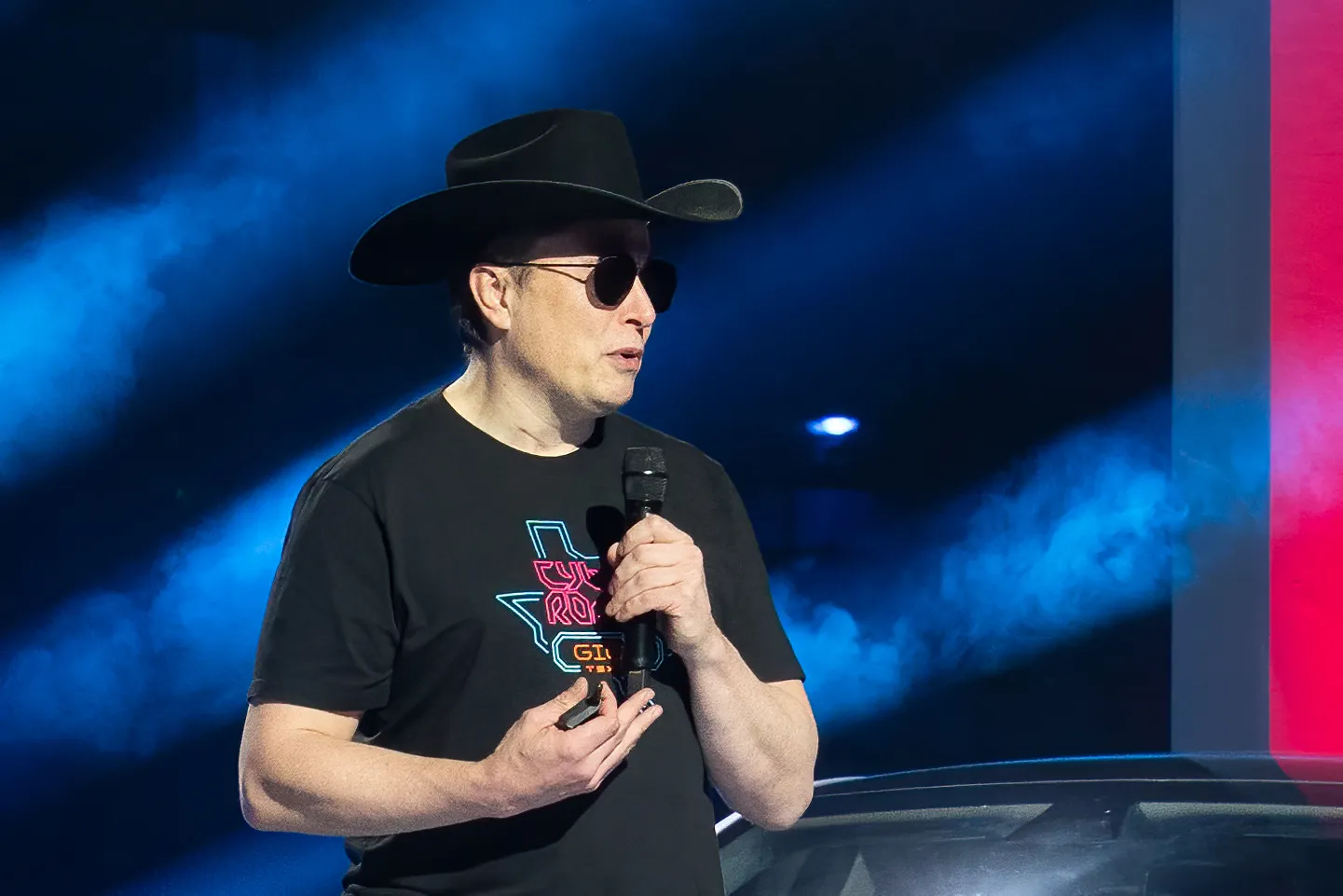 Elon Musk Wants Free Speech at Twitter (TWTR) After Years Silencing Critics  - Bloomberg