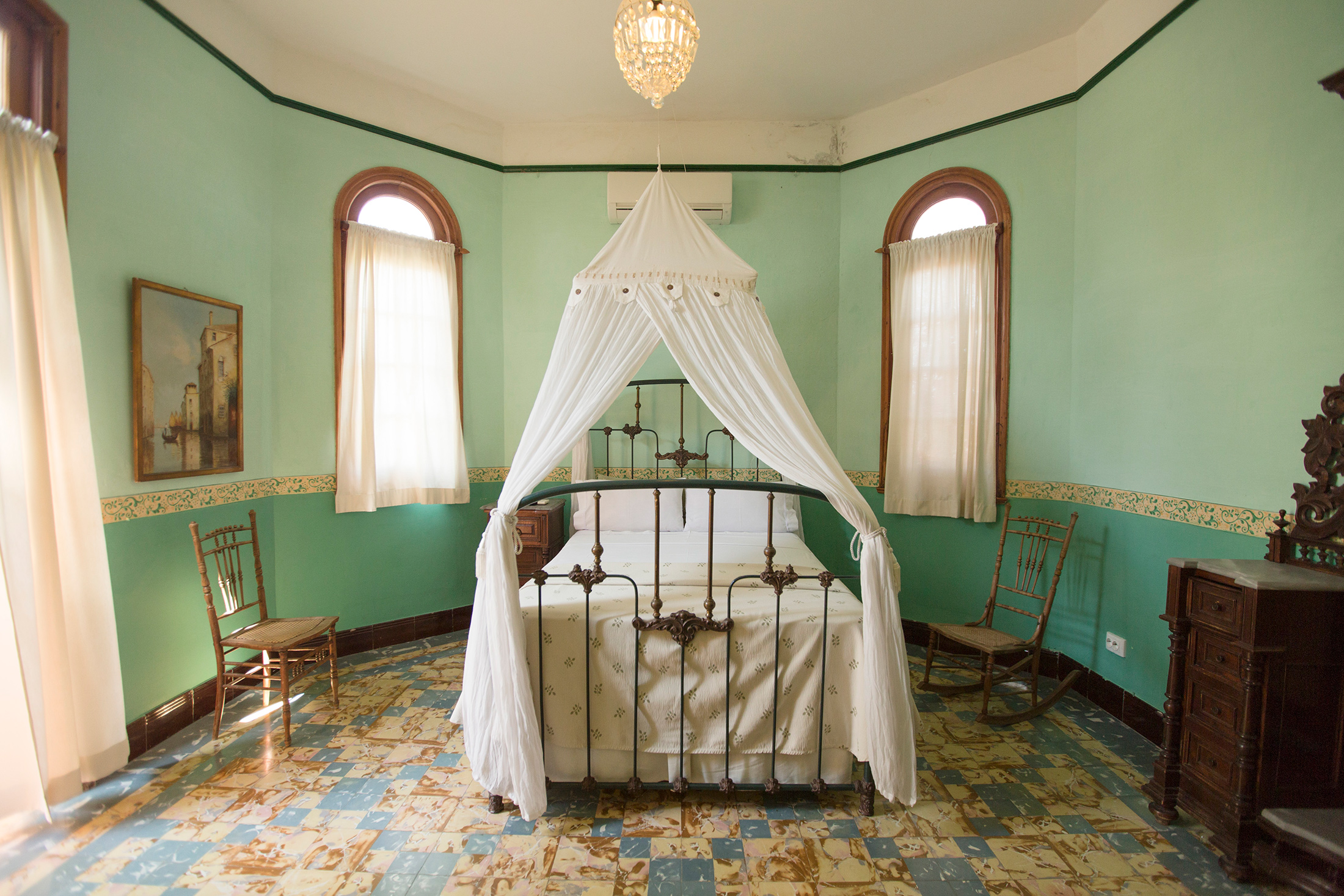 Airbnb Is Now Available in Cuba Bloomberg