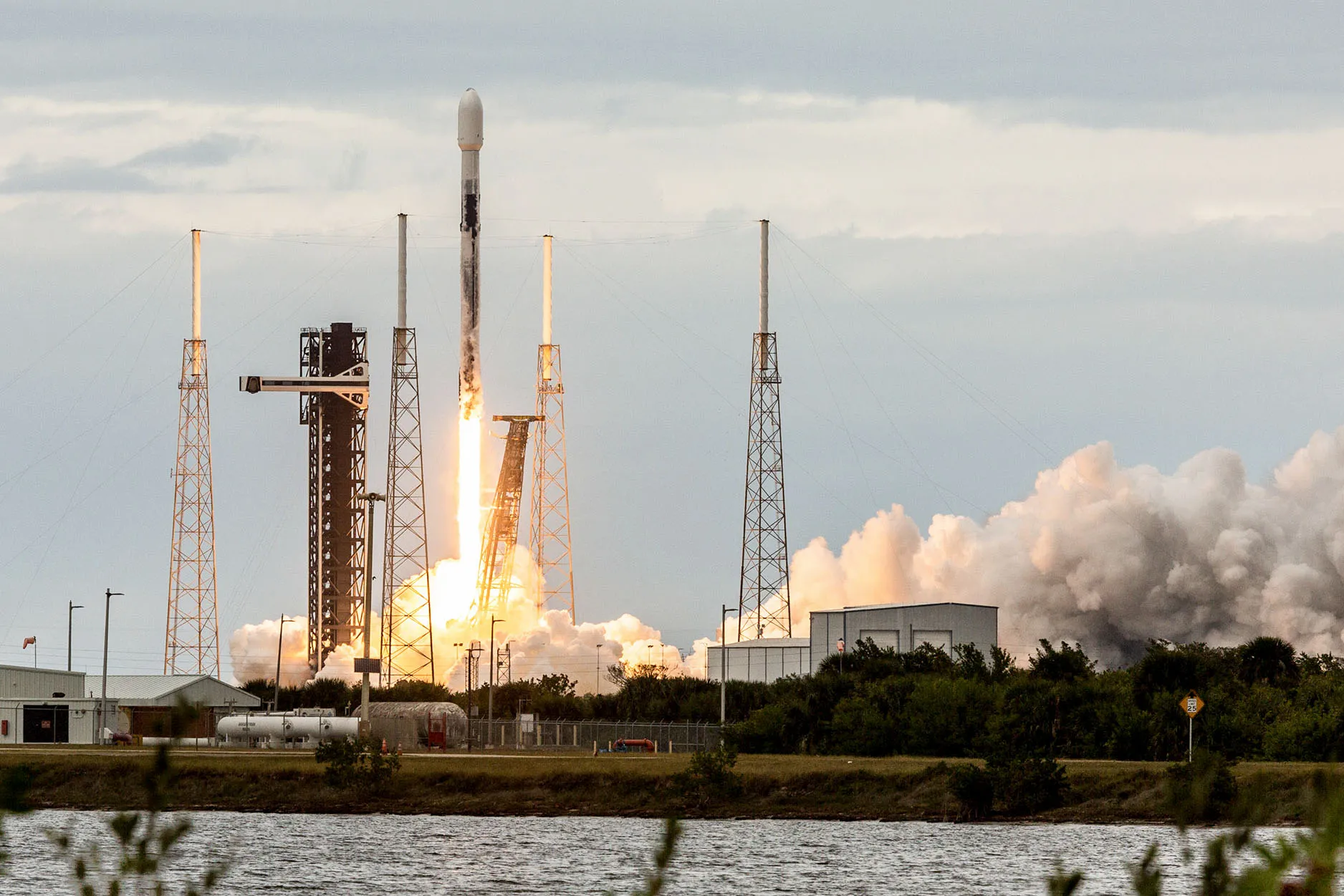 Alphabet Poised for $100 Billion Windfall on SpaceX Investment - Bloomberg