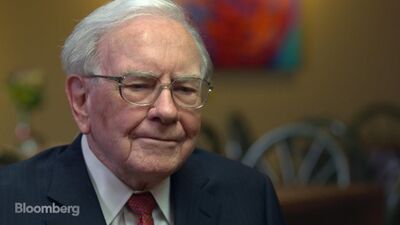 Warren Buffett Sees 'No Option' Other Than US Dollar as Reserve