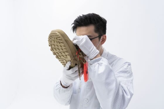 China’s Sneakerheads Chase 6,600% Returns Flipping Air Jordans