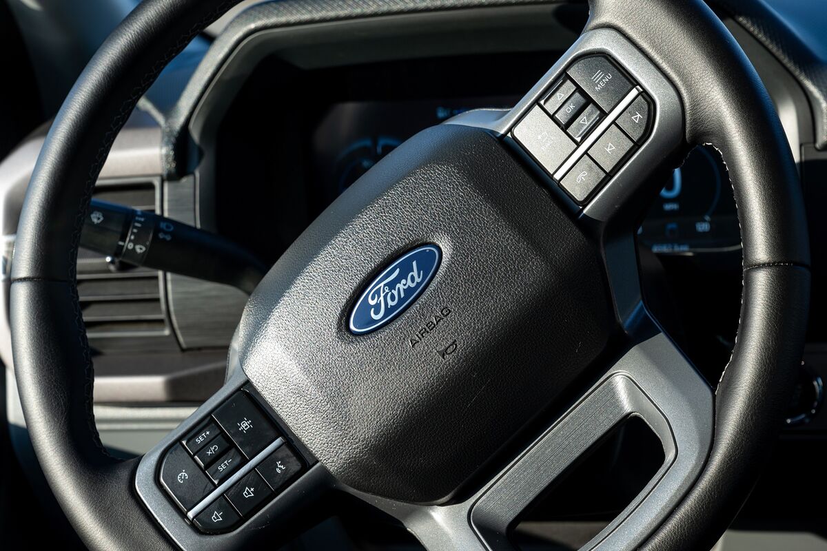 bloomberg.com - Amy Stillman - Duffy Lashes Out at Ford Over Ties to Chinese Auto Companies