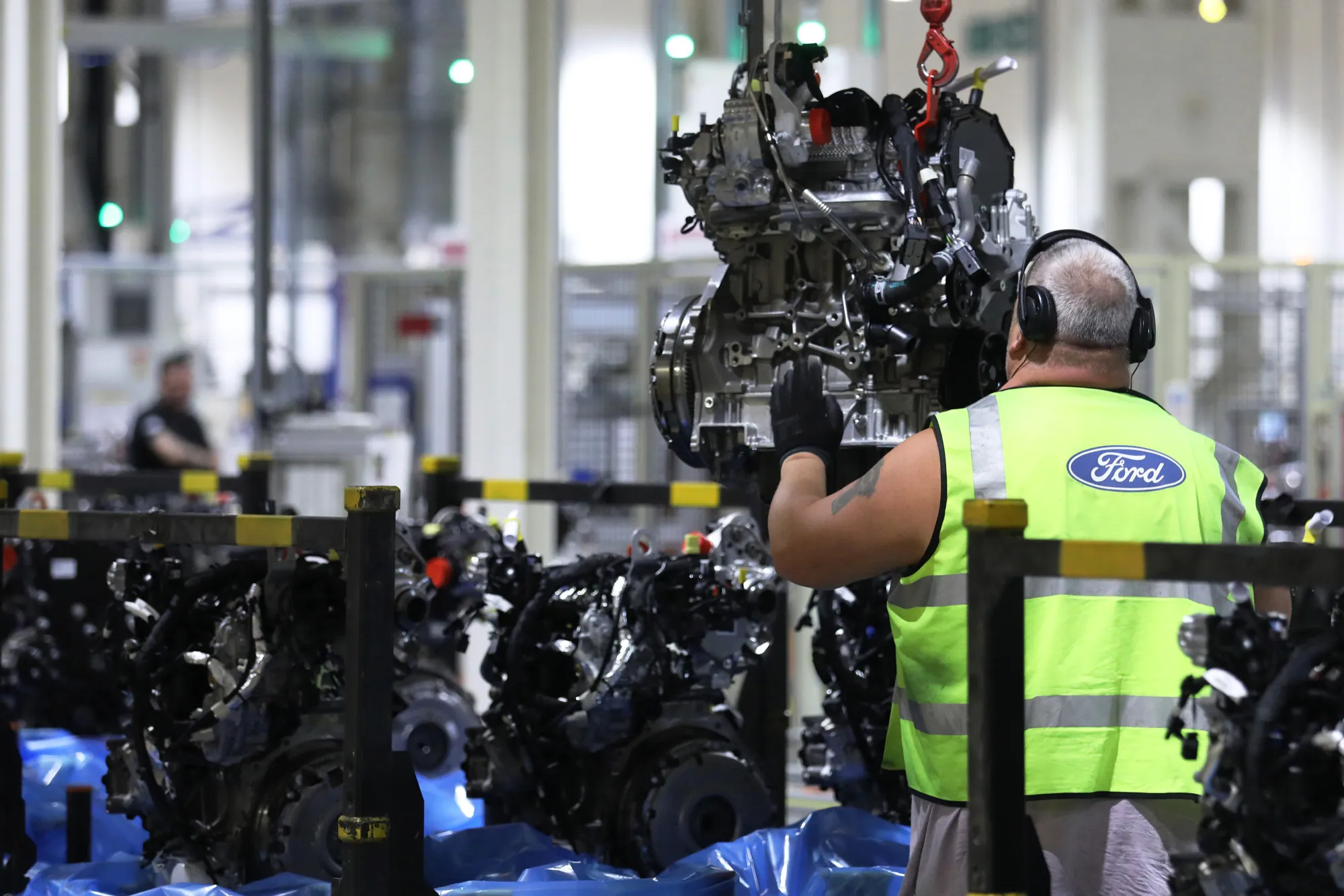 Ford Gives Diesel Plant Lease of Life as Electric Vans Loom - Bloomberg