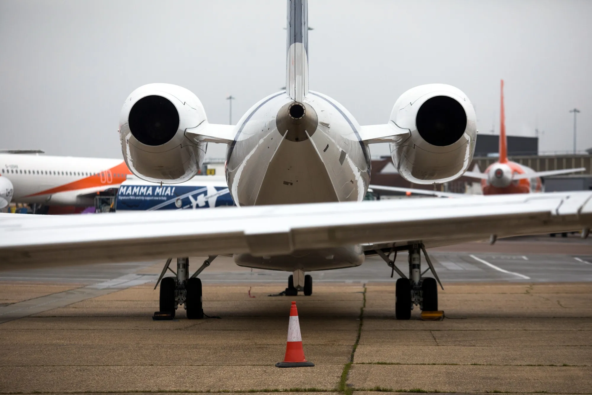 Airlines Start to Scrap U.K. Flights Following New Lockdown