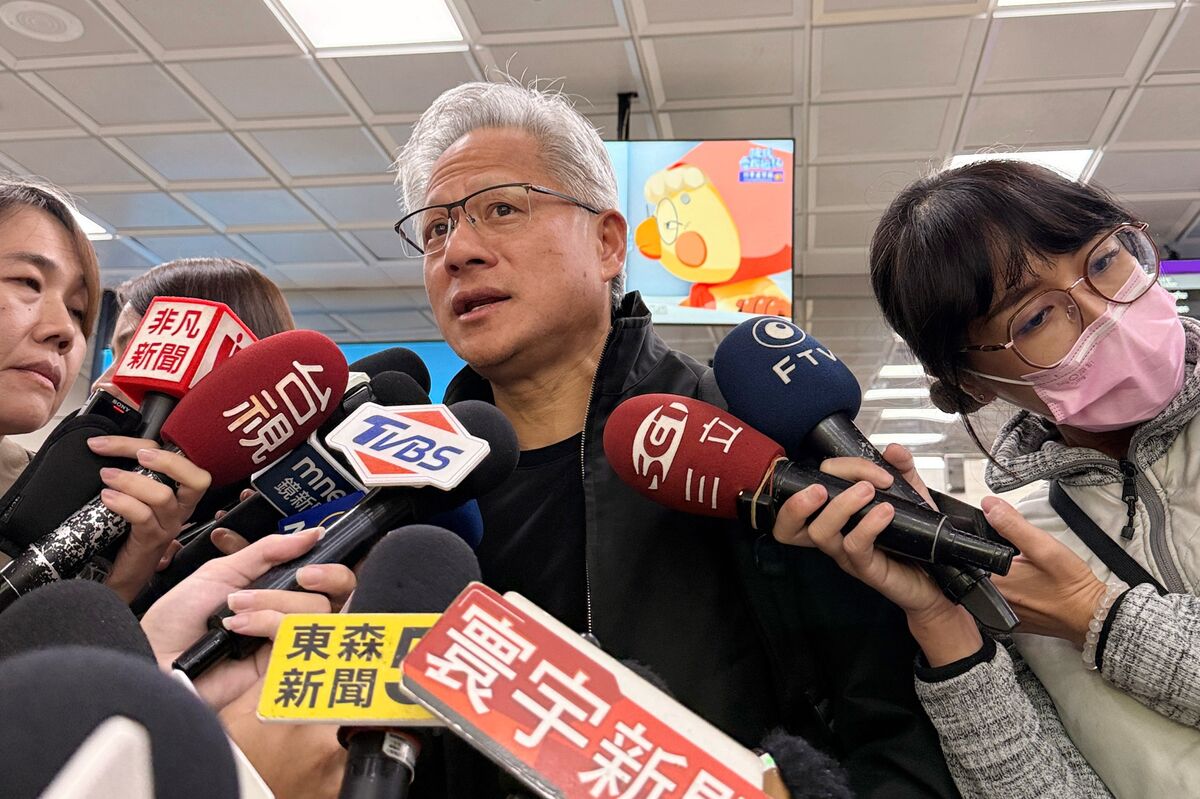 Nvidia CEO Says No Plan to Ship Chips to China Amid Standoff