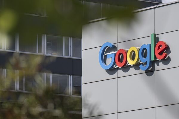 Google Recruiting Propels Zurich Home Prices Past London