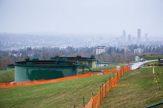 Cost of Trudeau’s Pipeline Wager Soars 70% to $9.5 Billion