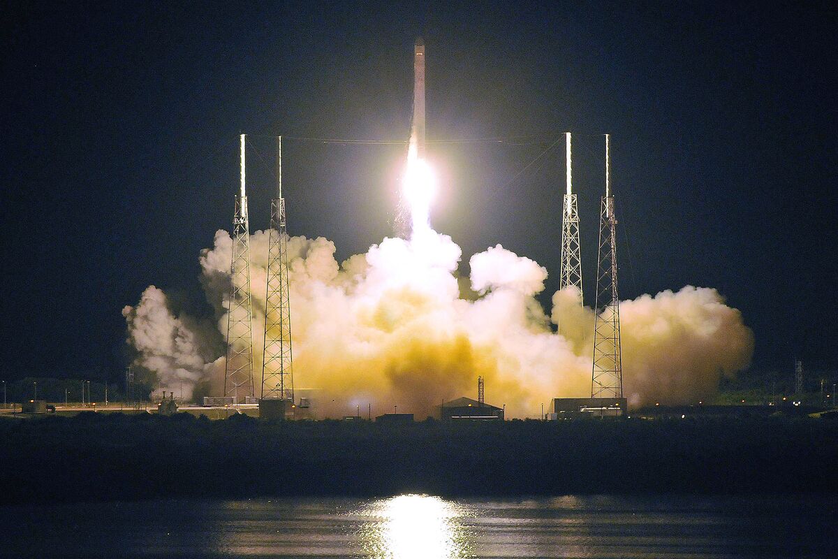 Why SpaceX Needs to Land a Rocket on a Floating Drone ...