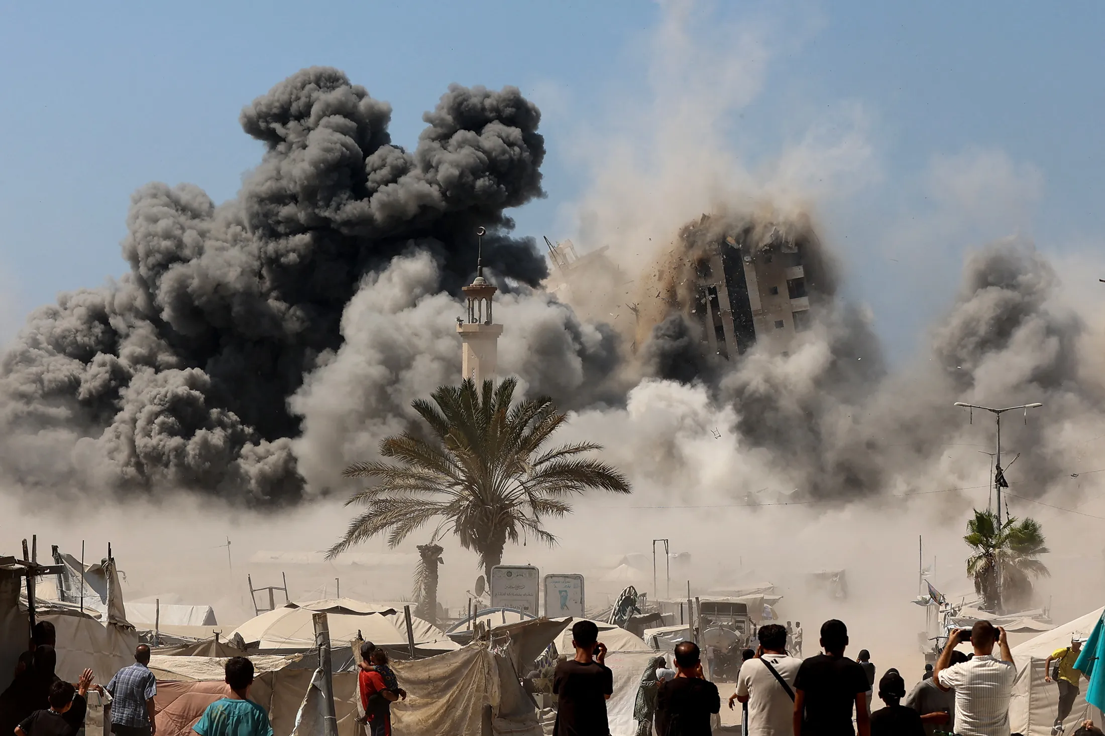 Smoke billows during Israeli strikes on the Mushtaha Tower in Gaza City on Sept.&nbsp;5.