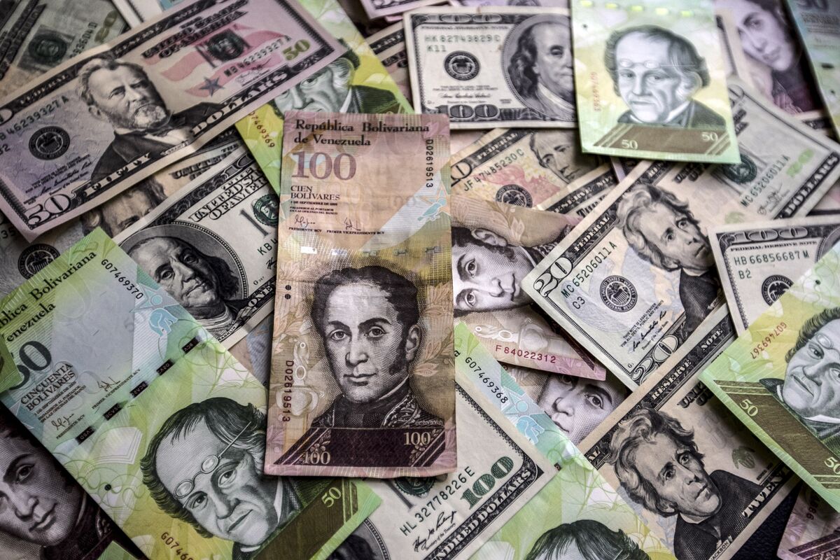 Валюта доллар вон. Валюта Венесуэлы. Venezuela currency. Доллар валюта фото.