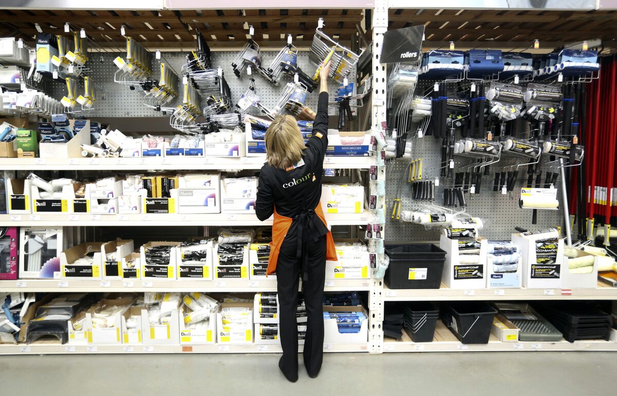 B&amp;Q Owner Kingfisher Jumps on Higher Profit, Outlook Boost