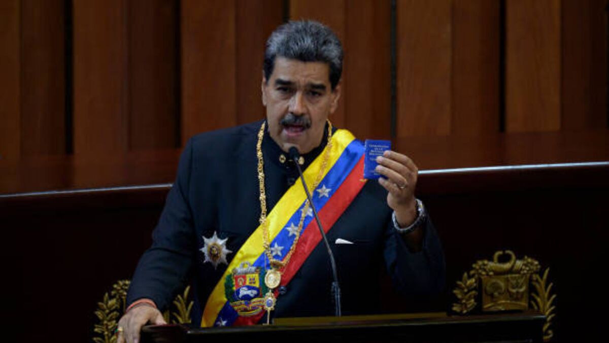 ⚫️ BLOOMBERG: Trump intensifica la pressione sul Venezuela e chiude il suo spazio aereo