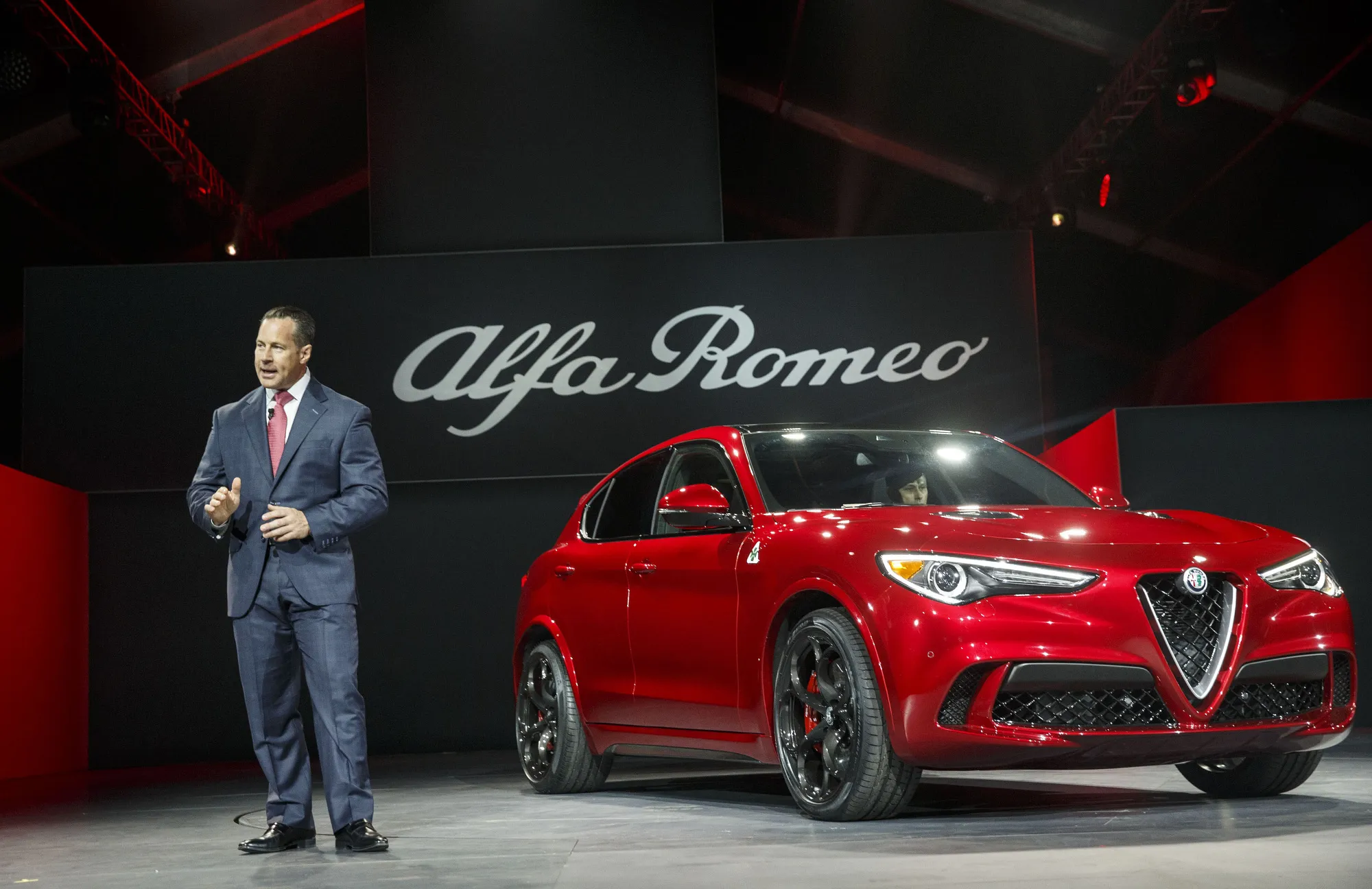 Alfa Romeo Bets Big on America and Wins - Bloomberg