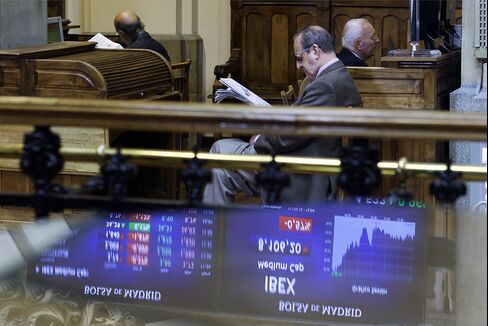 European Stocks Are Little Changed as Lafarge Reports Earnings