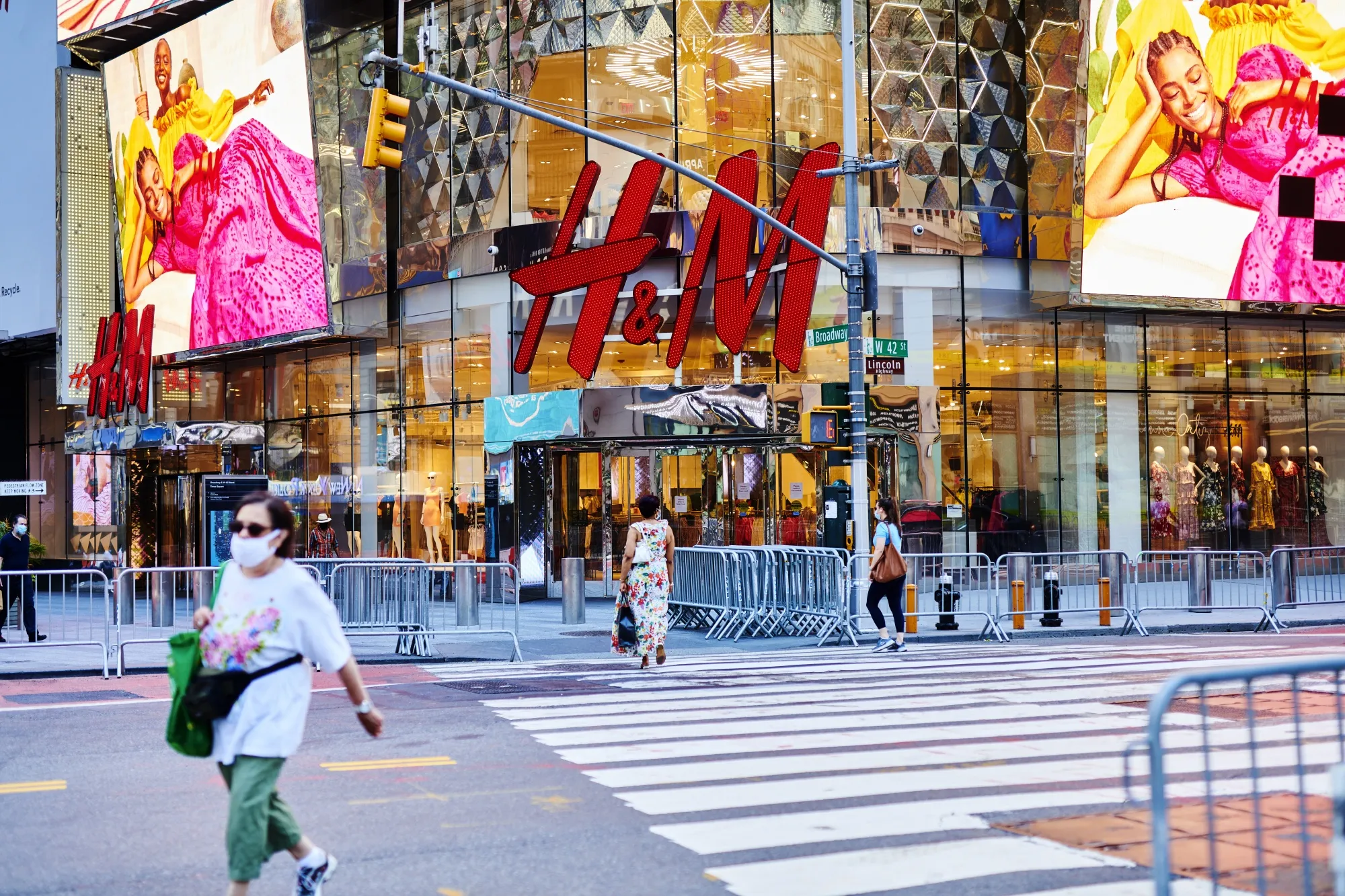 After Months In Lockdown, America's Largest Metropolis Gradually Returns To Normal 