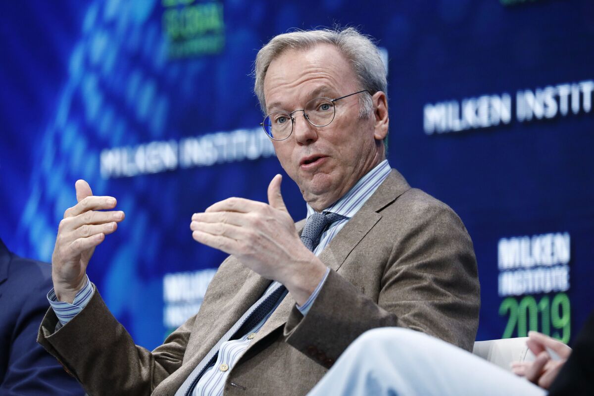 Ex-Google CEO Eric Schmidt: Curbs on Chinese Hiring Hurts Tech - Bloomberg