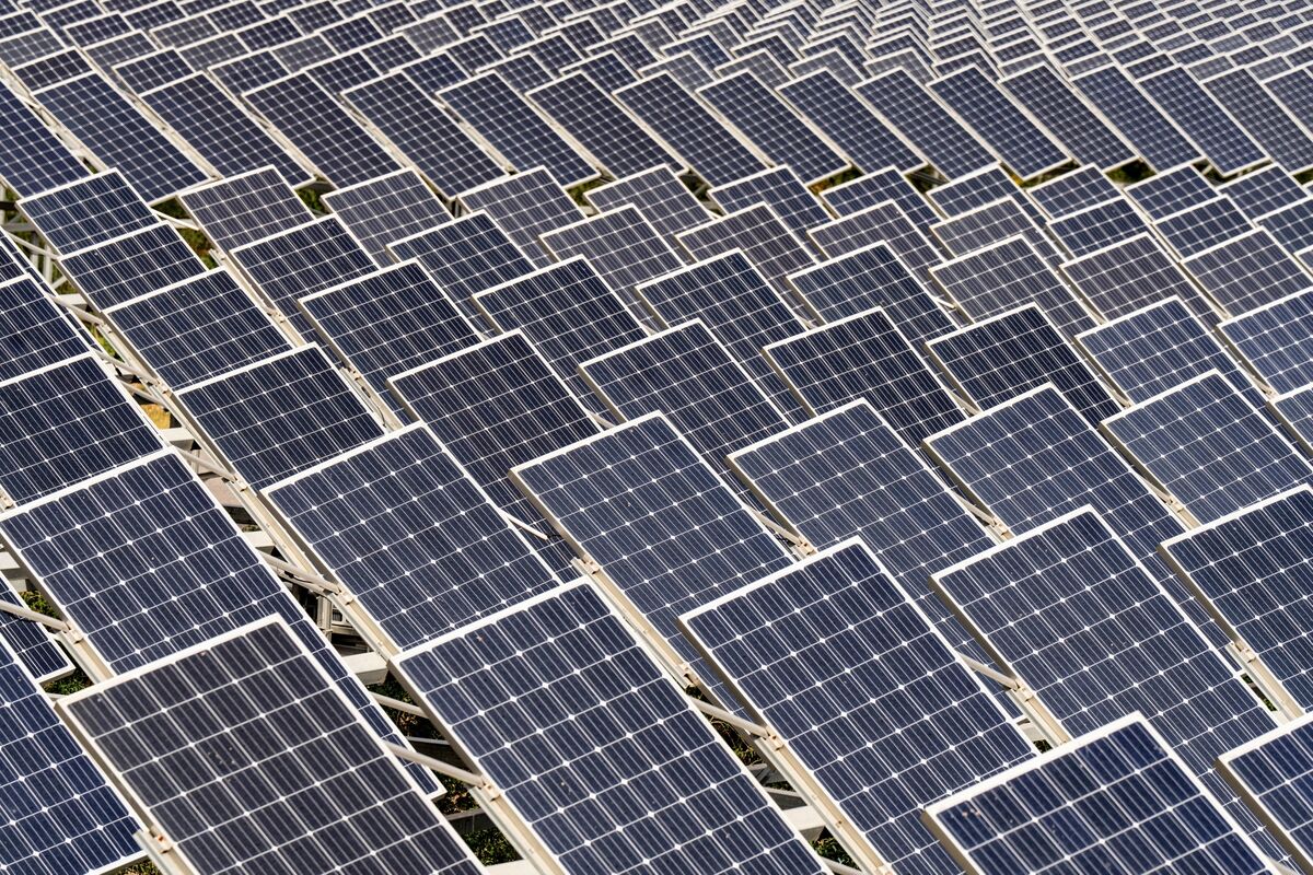Chinese Solar Firms Look Beyond Earth for Growth