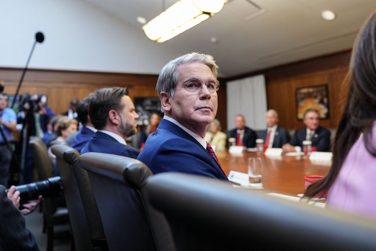 Bessent and the Fed Help Japan Reverse Months of Yen Losses