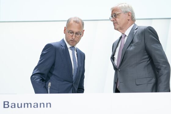 Investor Revolt at Bayer to Escalate After CEO Keeps His Job