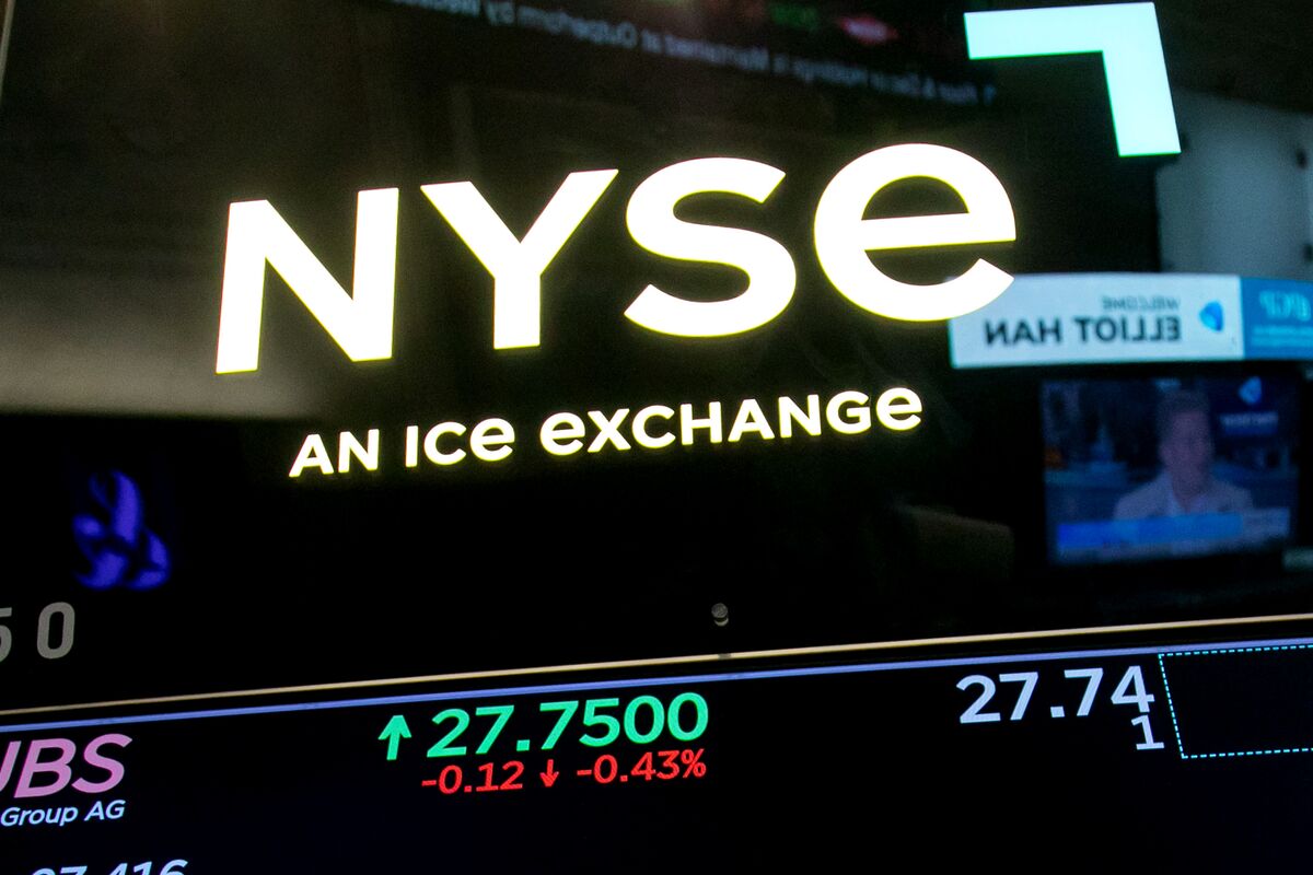 UBS Trading Desk Says Buy Momentum Stocks as Selloff Nears End