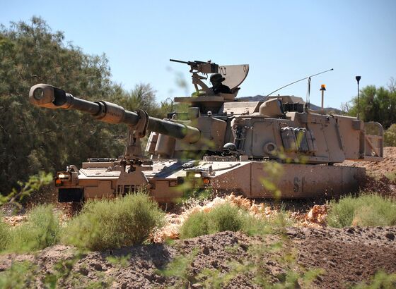 BAE Howitzer Production Flawed as Army Readies $1.3 Billion Buy