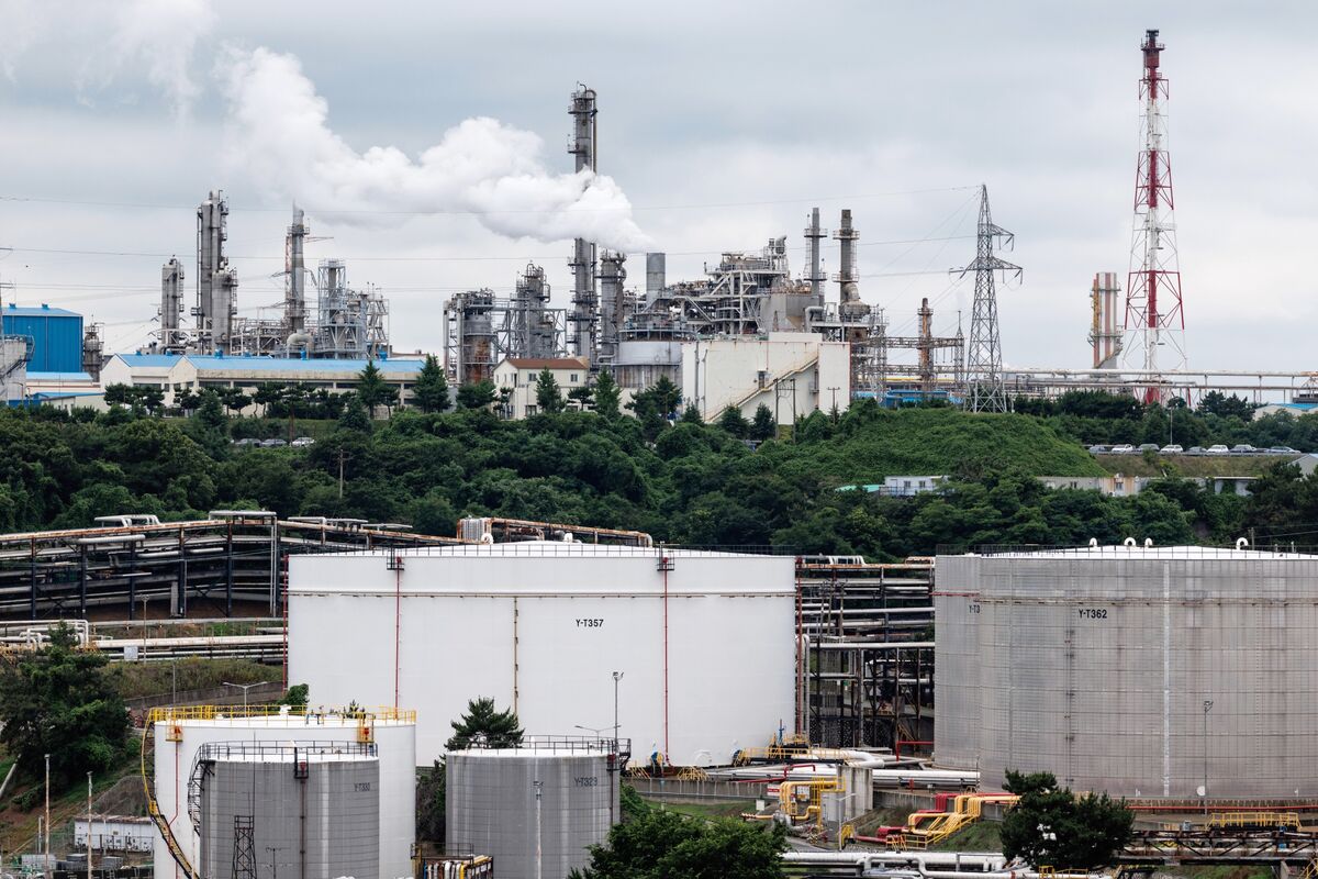 bloomberg.com - Alaric Nightingale - Oil Product Markets Are the Real Hormuz Pain Point