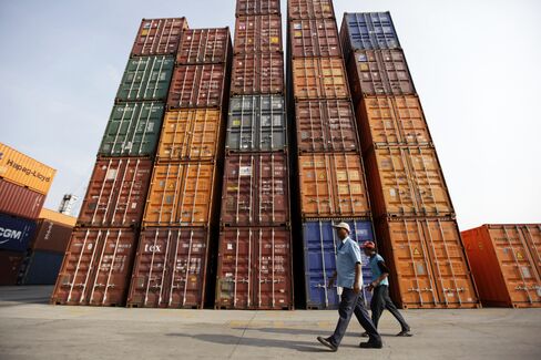 Indonesia Plans Policy Stimulus to Woo Investors And Help Rupiah