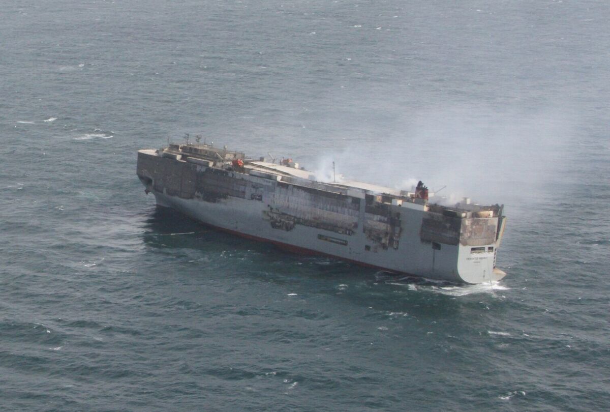 Dutch Authorities Towing Ship Carrying Thousands of Burning Automobiles
