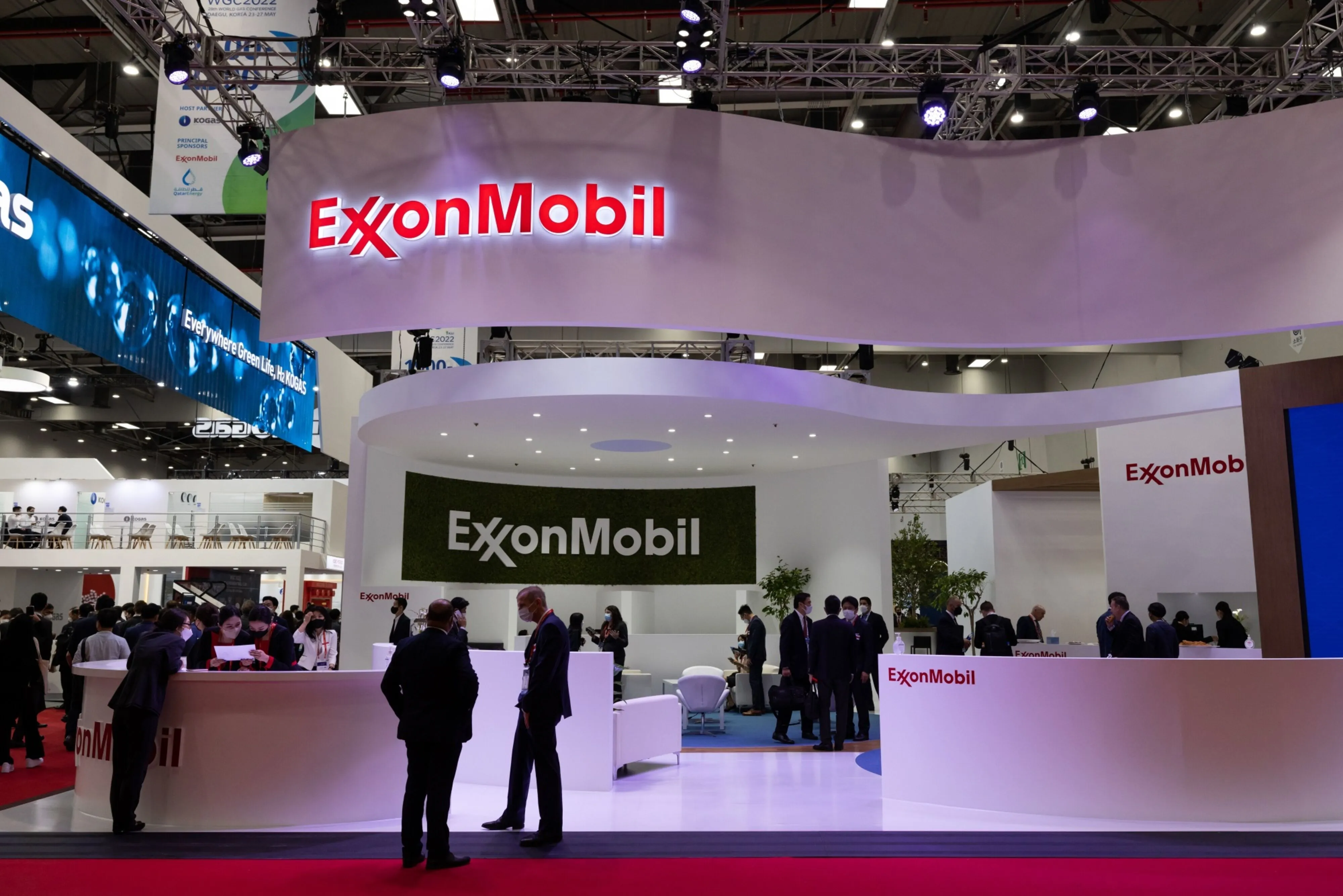 Watch Exxon Accelerates Carbon Capture in Deal With Top US Steelmaker ...