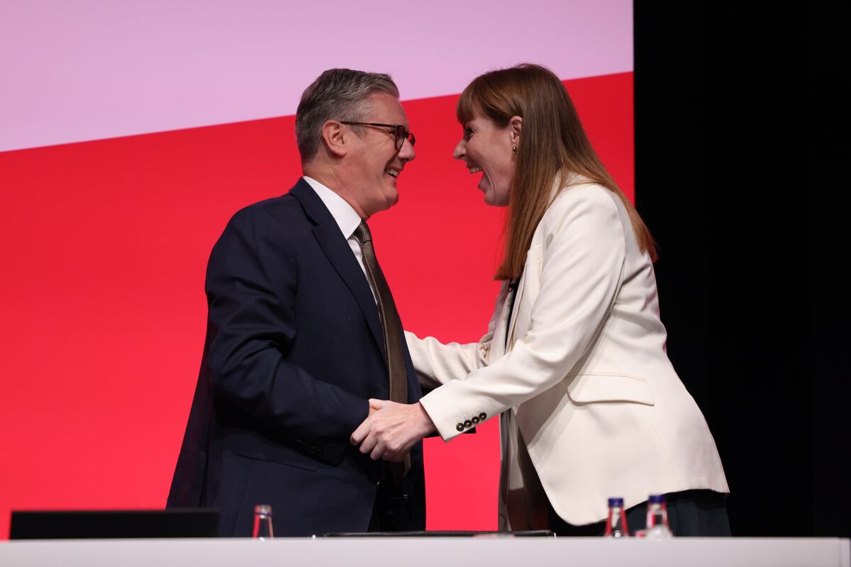 
                            Starmer Says Rayner Will Return to Cabinet, Observer Reports