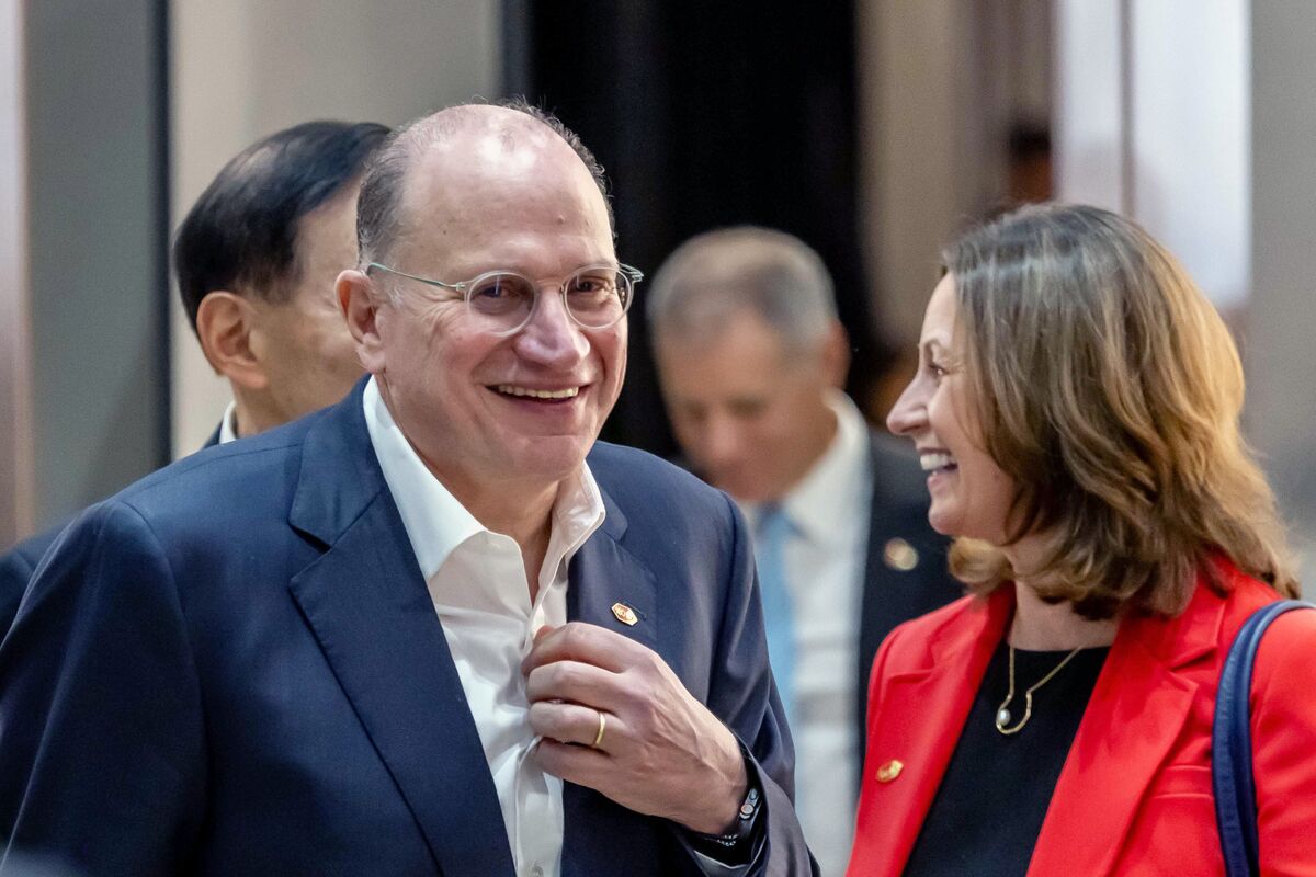 🟪"Mark Tucker lascia HSBC per diventare presidente non esecutivo di AIA Group"