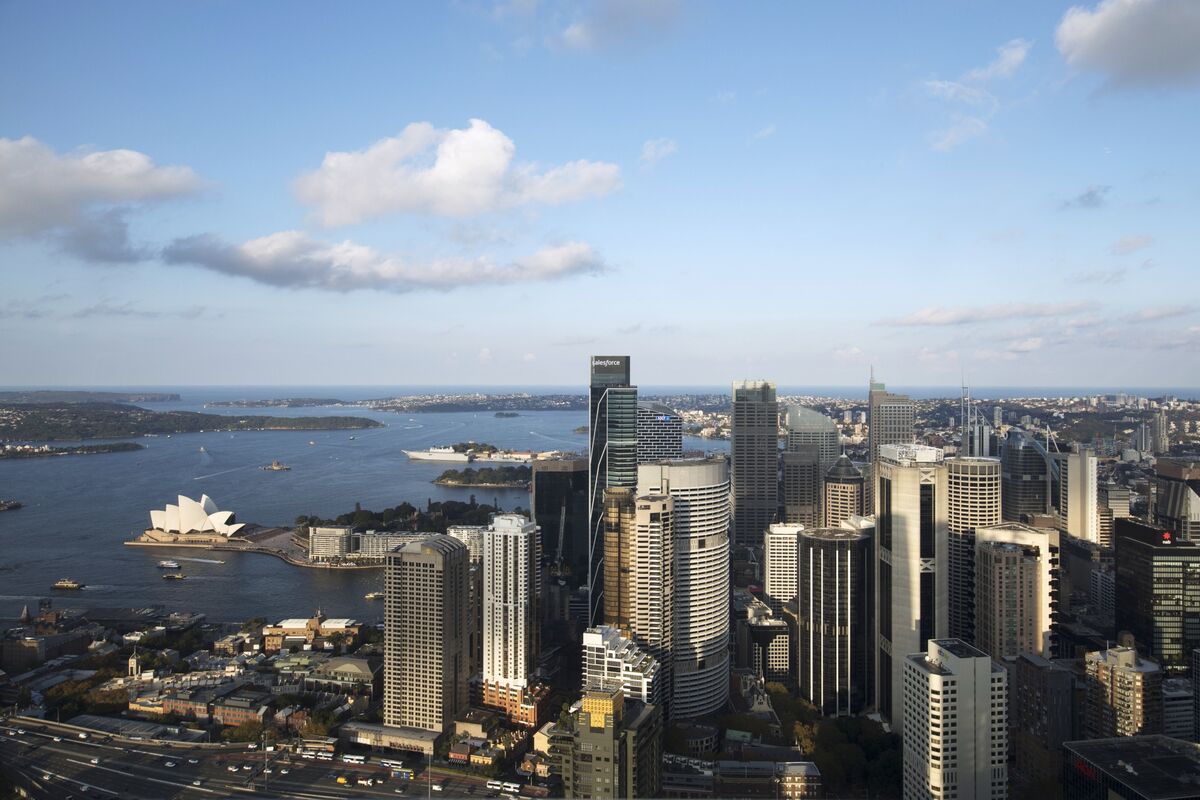 Demand for Australia Seven-Year Debt Climbs as RBA Signals Pause