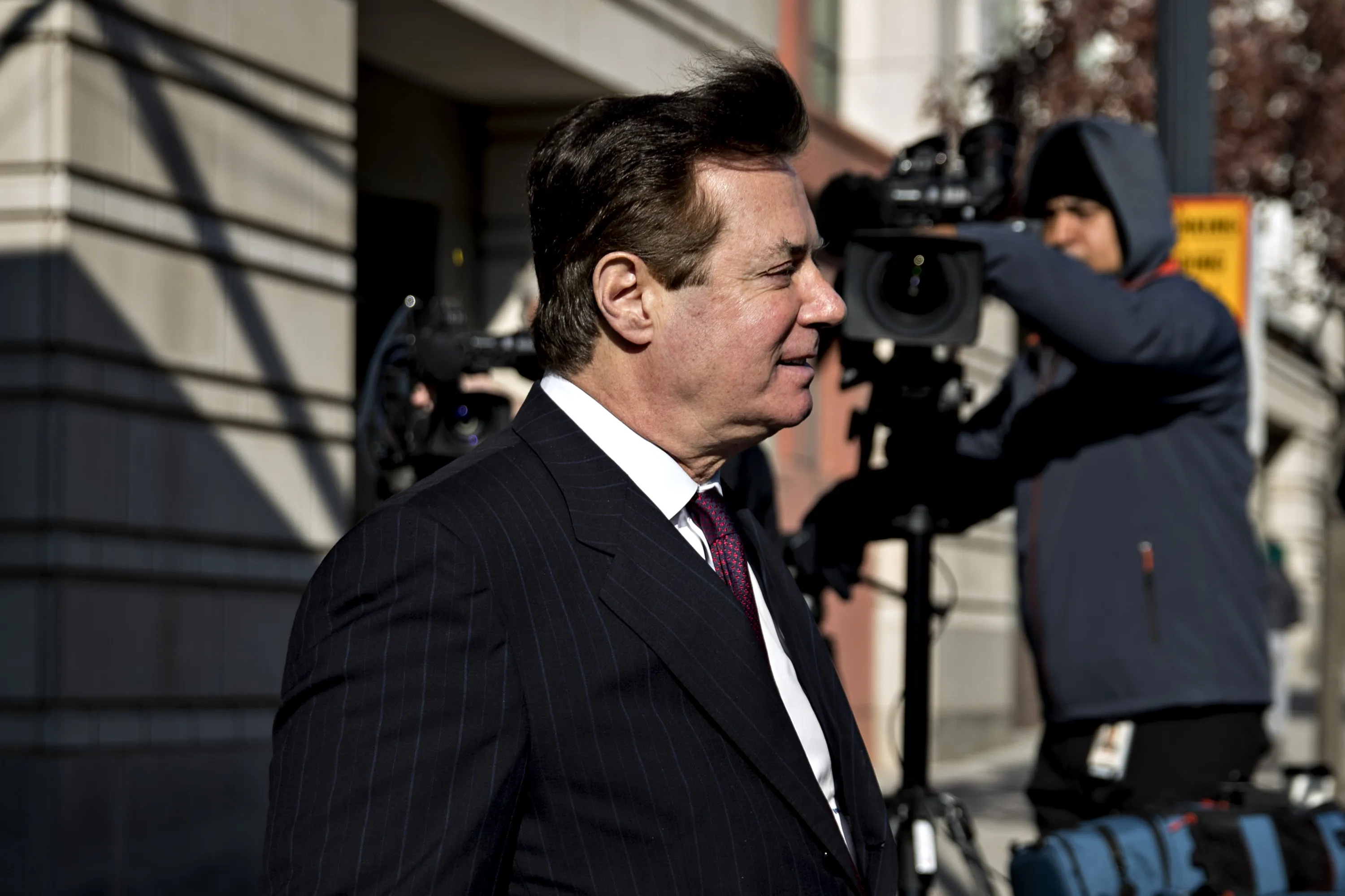 Manafort Is Said to Weigh Plea Deal to Avoid New Criminal Trial - Bloomberg
