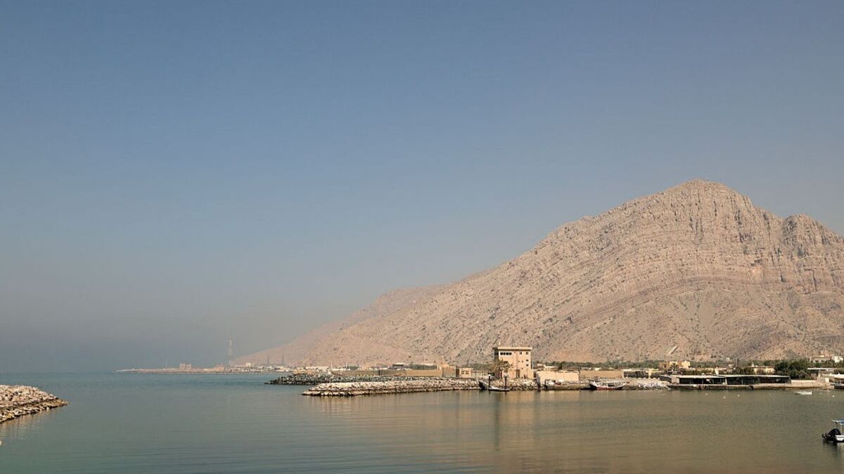 Hormuz Closure Likely 'Temporary,' Fitch Ratings Says