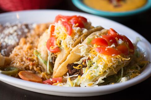 You’ll find puffy tacos stuffed at El Original with finely ground beef.